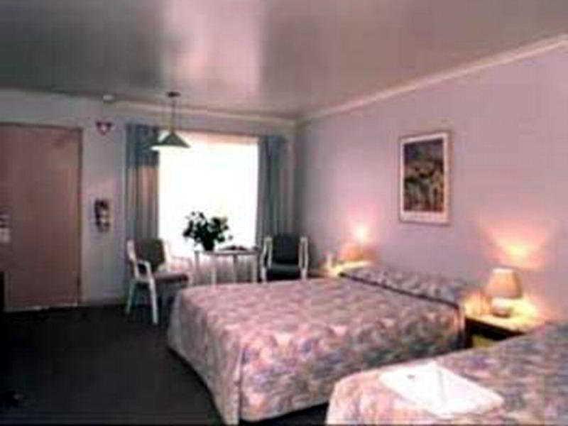 Comfort Inn The Pier Джордж-Таун Номер фото